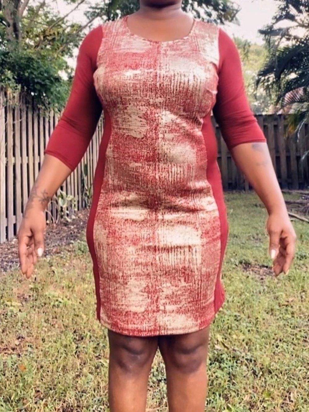 Gilli Abstract Mini Dress in Red & Gold Size Small Like New